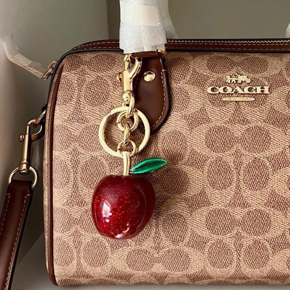 Unbranded Keychain Apple